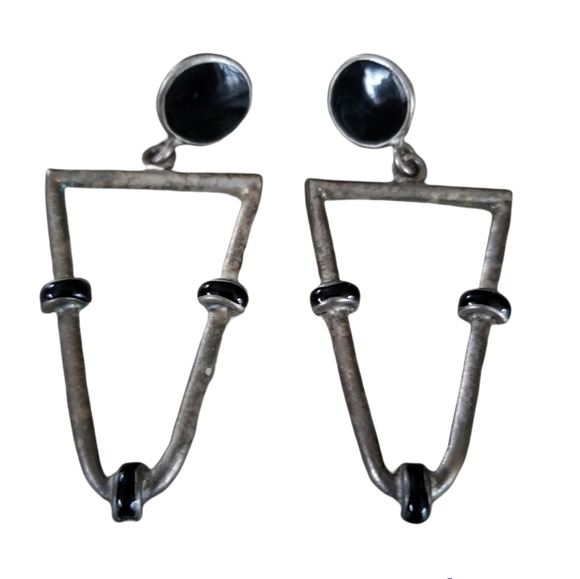 Vintage Geometric Antiqued Silver Tone Black Enamel Pierced Earrings - Picture 3 of 10